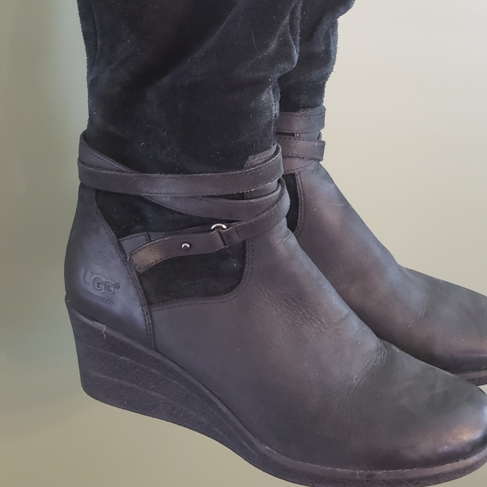 Ugh leather and suede boots Size 9